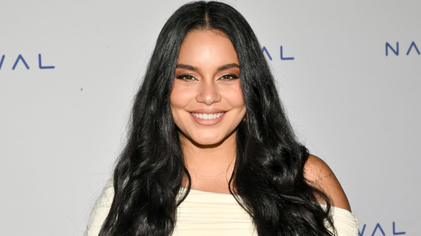 Vanessa Hudgens Combined Cat-Eye and Polka Dots for a Hyper-Trendy Manicure